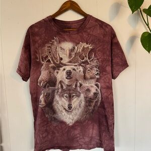 The Mountain Wildlife Graphic Tee - Burgundy